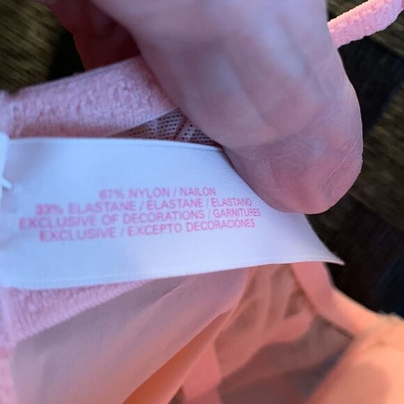 Victoria's Secret size 34B padded négligée top. Like new. Pinkish coral - Picture 7 of 8